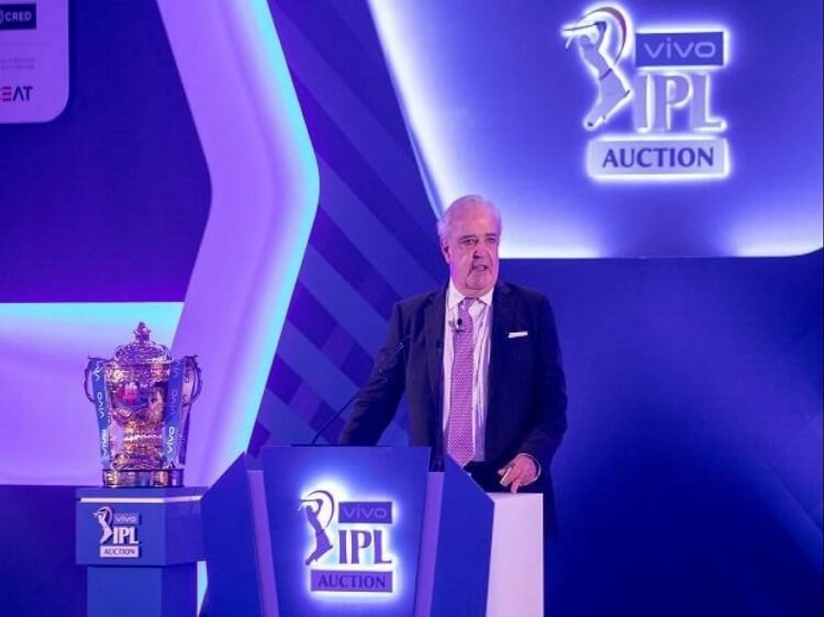 IPL auctioneer Hugh Edmeades has collapsed at the dias, Watch Video 