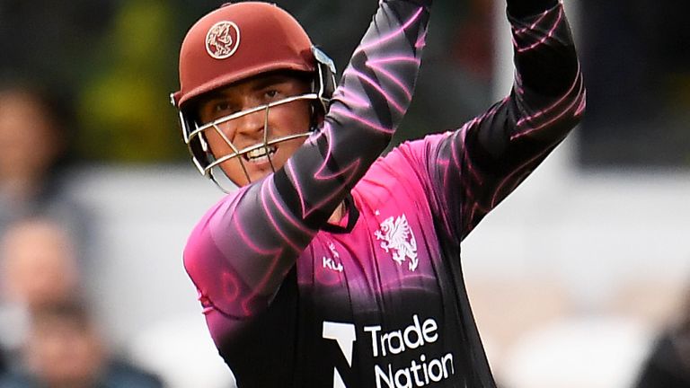 Tom Banton hits 47-ball hundred, including seven sixes